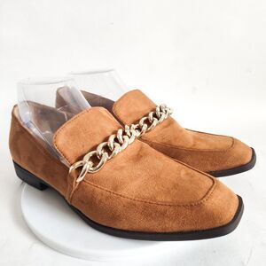 Nine West Loafers Size 8.5 Faux Suede Loafers‎ Camel Tan Gold Chain Oriah Vegan